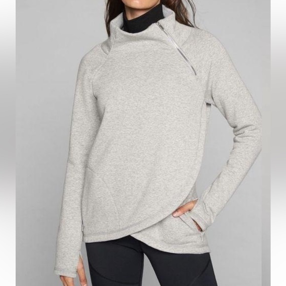Athleta Sweaters - Cozy Athleta Pullover